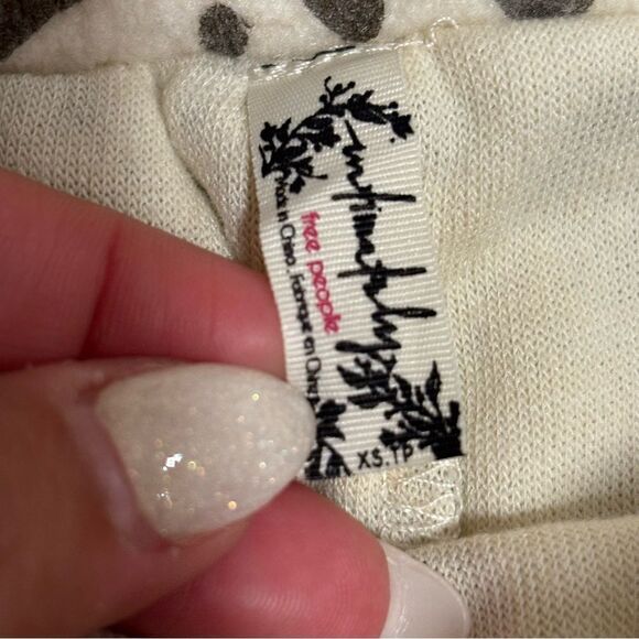 Free People Rain Check Leopard Short- Size XS - Picture 9 of 9